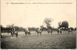 Delcampe - 78 MAISONS LAFFITTE - Defile De Chevaux Avant La Course - Maisons-Laffitte