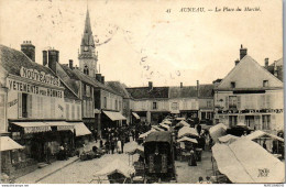 Delcampe - 28 AUNEAU - La Place Du Marche. - Auneau