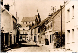 Delcampe - 28 EPERNON - La Rue De La Gare. - Epernon