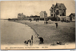 Delcampe - 29 ROSCOFF - La Plage Et Les Villas (pli) - Roscoff
