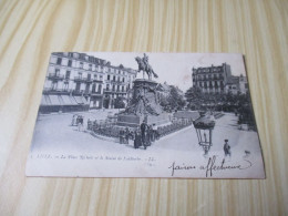 Delcampe - CPA Lille (59).La Place Richebé Et La Statue De Faidherbe - Carte Animée, Oblitérée Le 23/04/1904. - Lille