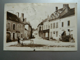 Delcampe - TREIGNY                                            GRANDE RUE - Treigny