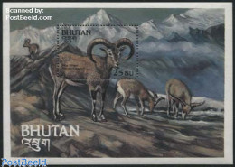 Delcampe - Bhutan 1984 Blue Sheep S/s, Mint NH, Nature - Animals (others & Mixed) - Bhutan