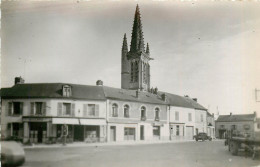 Delcampe - 60* BORAN S/OISE  Place Bourgeois  CPSM  (format 9x14cm)       RL25,1419 - Boran-sur-Oise