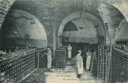 Delcampe - 51* EPERNAY  Moet Et Chandon  - Une  Cave            RL37.0424 - Epernay