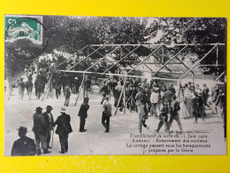 Delcampe - CPA - DEPT. 13 - BOUCHES DU RHÔNE  - LAMBESC - TREMBLEMENT DE TERRE - ENTERREMENT DES VISTIMES - Lambesc