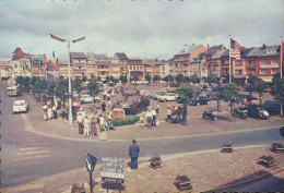 Delcampe - Bastogne - Place Du Général Mac Auliffe Avec Le Tank - Bastogne