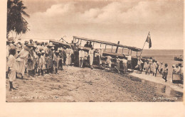 Delcampe - ¤¤   -  DOMINIQUE   -  Carte Souple   -  Launching A Boat        -   ¤¤ - Dominica
