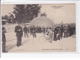 Delcampe - PARIS 8ème : La Marche à L'armée - Le Gonflement Du Ballon Rond Aux Champs Elysées - Très Bon état - Paris (08)