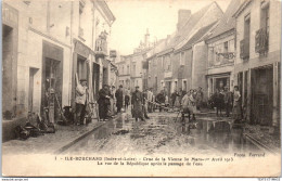 Delcampe - 37 L'ILE BOUCHARD - La Crue De 1913, Rue De La Republique - L'Île-Bouchard