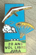 Delcampe - 20 ANS VOL LIBRE LURA - AILE DELTA - PARAPENTE - PARACHUTISME - GRAVOSIG - PORRENTRUY - SUISSE - SCHWEIZ - SWISS - (40) - Parachutisme