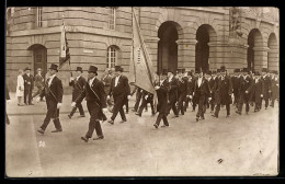 Delcampe - Foto-AK Köln, Festzug Der Kölner Tapezierer-Innung Nach Dem Gürzenich 1926 - Köln