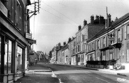 Delcampe - 45* MALESHERBES    Rue De La RepubliqueCPSM(9x14cm)   RL59,0665 - Malesherbes