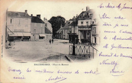 Delcampe - 45* MALESHERBES  Place Du Martroi     RL59,0640 - Malesherbes