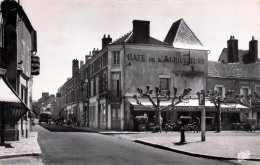Delcampe - 45* BRIARE   La Place Et Grande RueCPSM(9x14cm)   RL59,0580 - Briare