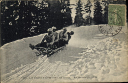 Delcampe - CPA Sports D'hiver Ski Les Alpes En Bobsleigh - Wintersport