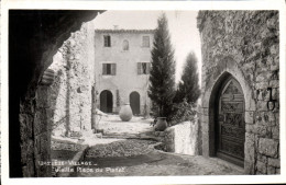 Delcampe - CPA Eze Village Vieille Place Du Planet - Eze