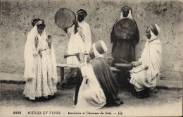 Delcampe - CPA Folklore Musiciens Et Danseuse Du Sud Afrique Du Nord - Musik