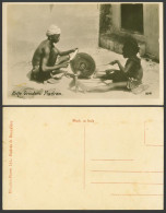 Delcampe - India Old Real Photo Postcard Madras Native Knife Grinders At Work Child No. 226 - Indien