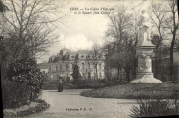 Delcampe - CPA Banque Sens La Caisse D'Epargne Et Le Square Jean Cousin - Banken