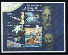 Delcampe - Guyana Space 1999 30th Anniversary Of Apollo 11. Portraits Of Tsiolkovsky And Jules Verne; Scenes Of Apollo Mission. - Guyane (1966-...)
