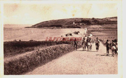 Delcampe - CPA PLOUGASNOU - FINISTERE - LA PLAGE VUE DE L'INSTITUT MARIN - Plougasnou