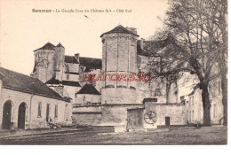 Delcampe - CPA SAUMUR - LA COUR DU CHATEAU FORT - Saumur