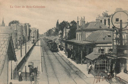 Delcampe - 92  Cpa  La Gare De BOIS-COLOMBES   (L90-35970) - Colombes