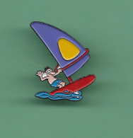 Delcampe - PIN'S BD *** PLANCHE A VOILE *** - BD