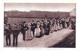 Delcampe - 56 - Morbihan - AURAY - Trois Noces Reunies - Le Cortege A Sa Sortie De L Eglise - Auray