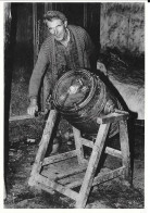 Delcampe - Cliché Pascal MARTIN - Fabrication Du Beurre Par René CORBEL à Plénée-Jugon   Septembre 1987 - Plénée-Jugon