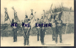 Delcampe - Noyon 9 Cuirassiers Les Anciens Etendards - Noyon