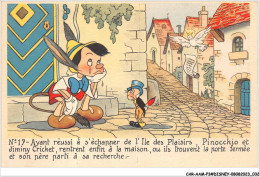 Delcampe - CAR-AAMP3-DISNEY-0226 - Pinocchio - Ayant Reussi A S'echapper De L'ile Des Plaisirs Pinocchio Et Jiminy Cricket - N°17 - Disneyland