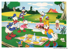 Delcampe - CAR-AFAP16-0789-DISNEY - Donald - Minnie - Picsou - Neveux De Donald - Picnic - Disneyworld