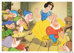 Delcampe - CAR-AFAP16-0768-DISNEY - Blanche Neige - Les Sept Nains - Disneyworld