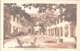 Delcampe - X541 HERAULT LAMALOU LES BAINS INTERIEUR HOTEL DES BAINS PLAN AVEC TABLES ET CHAISES ET FONTAINE - Lamalou Les Bains