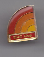 Delcampe - Pin's Esso Shop Arc En Ciel Réf 2939 - Carburants