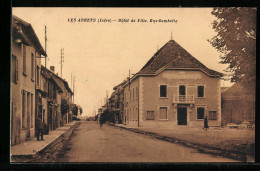 Delcampe - CPA Les Abrets, Hôtel De Ville, Rue Gambetta - Les Abrets