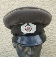 Delcampe - Ancienne Casquette MVA  Armée Allemande De L' Est - Casques & Coiffures