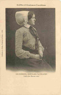 Delcampe - Carte Postale Ancienne - 85 - Les Herbiers - Mortagne - St Fulgent - Coiffe Dite Bonnet Rond - Précurseur - Animée - Fem - Les Herbiers