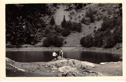 Delcampe - 68 - N°84339 - MASEVAUX - Personnes Près D'un Lac - Carte Photo - Masevaux