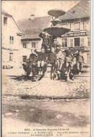 Delcampe - 68.MASSEVAUX.LA GRANDE GUERRE 1914-15.LES PETITS ALSACIENS SALUENT LES SOLDATS FRANCAIS. - Masevaux
