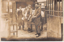 Delcampe - Métier - N°90790 - Maréchal Ferrant, Ferrant Un Cheval  - Carte Photo - Kunsthandwerk