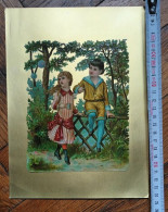 Delcampe - Chromo Découpis / Die Cut Crafts Gaufré Verni Jeunes Enfants Sur Barrière Hauteur 17 Cm - Enfants
