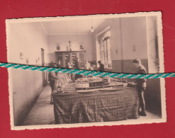 Delcampe - Mont-sur-Marchienne, Ecole Des Bateliers, Salle De Jeux Des Garcons, Train Miniature - Charleroi