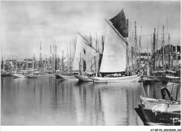 Delcampe - AT-BFP2-29-0547 - FRANCE - CONCARNEAU - Thoniers Dans Le Port - Concarneau
