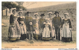 Delcampe - AYXP1-0041-29 - CONCARNEAU - Fête Des Filets Blleus - Concours - Un Groupe De Pont-aven - Concarneau