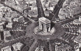 Delcampe - AK 271690 FRANCE - Paris - L'Etoile - Son Arc De Triomphe - Triumphbogen