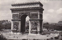 Delcampe - AK 271692 FRANCE - Paris - La Place De L'Etoile Et L'Arc De Triomphe - Triumphbogen
