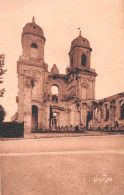 Delcampe - 17 SAINT JEAN D' ANGELY Eglise Inachevée Les Tours De La Façade Dos Vierge Non Circulé (Scan R/V) N° 39 \MP7139 - Saint-Jean-d'Angely